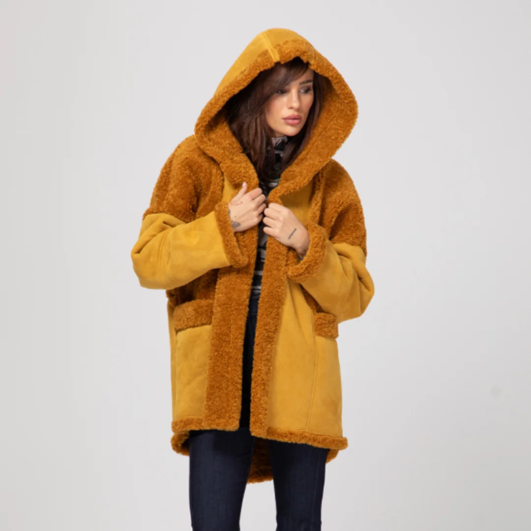 Дълго палто от каракул