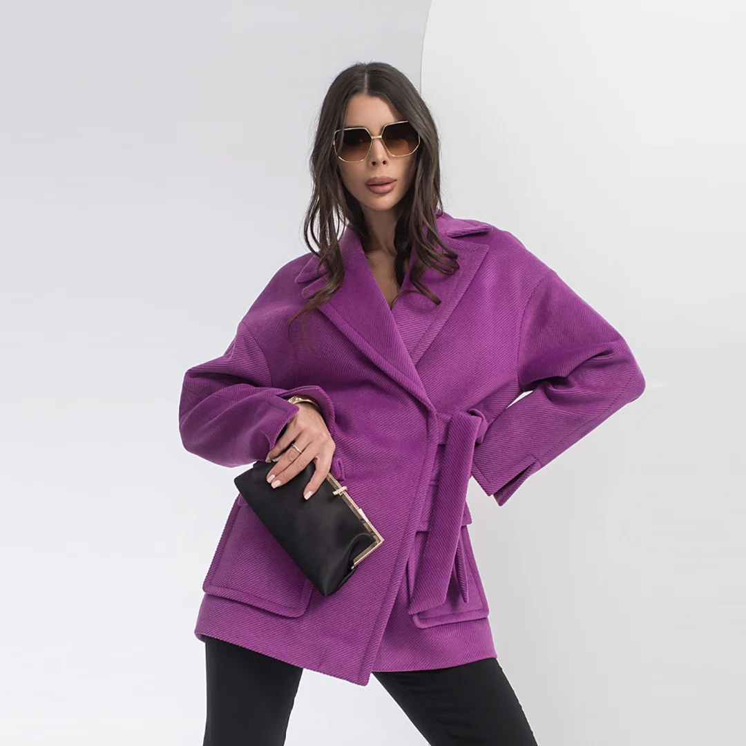 Палто с яка и колан