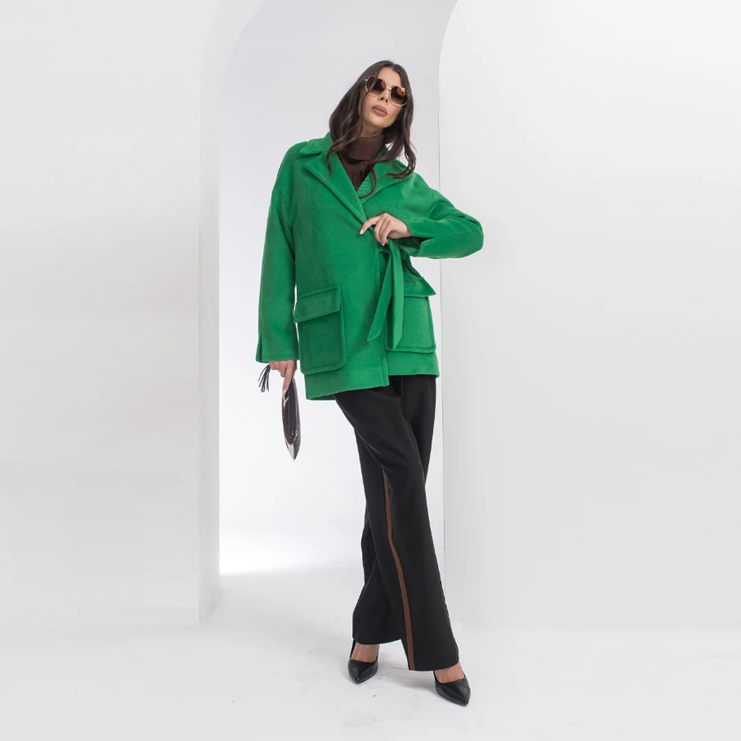 Палто с яка и колан