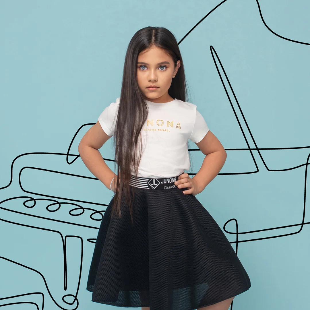 Детска тениска със златиста щампа