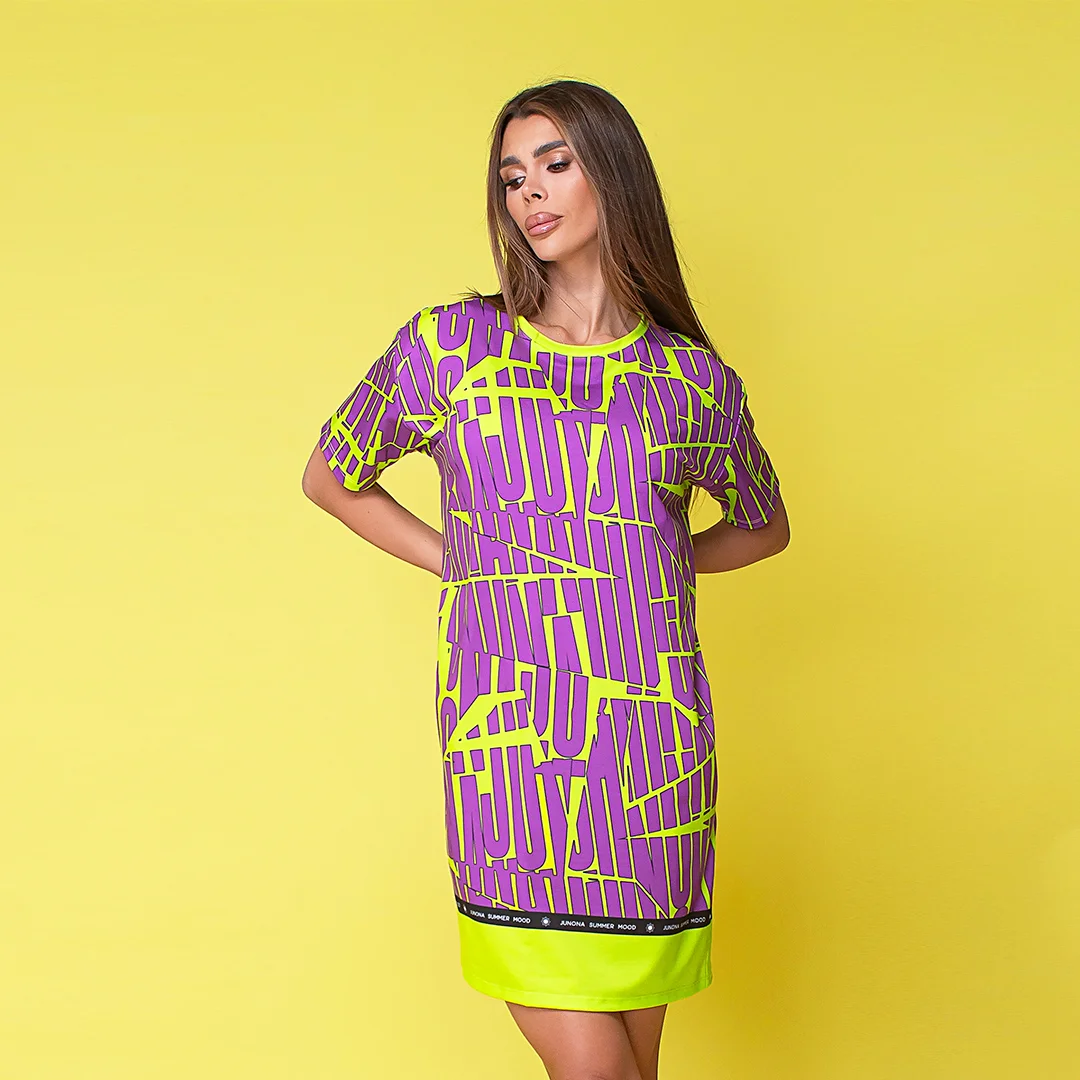 Рокля с контрастен принт