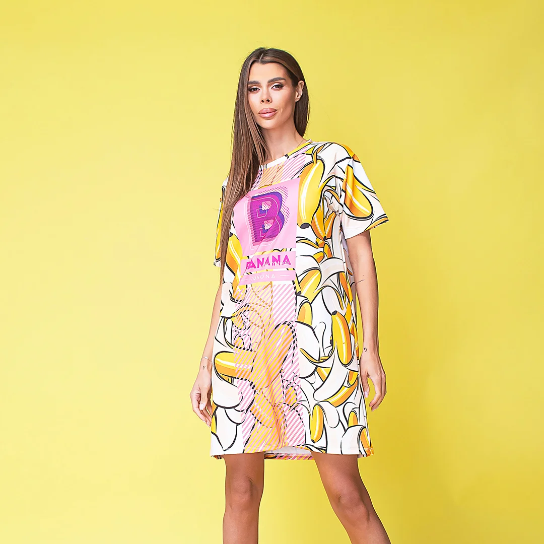 Рокля с контрастен принт