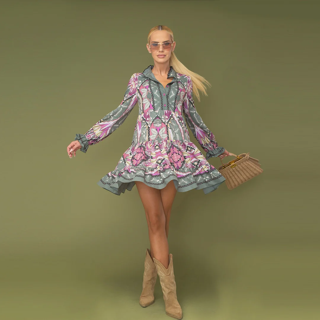 Разкроена рокля с волан