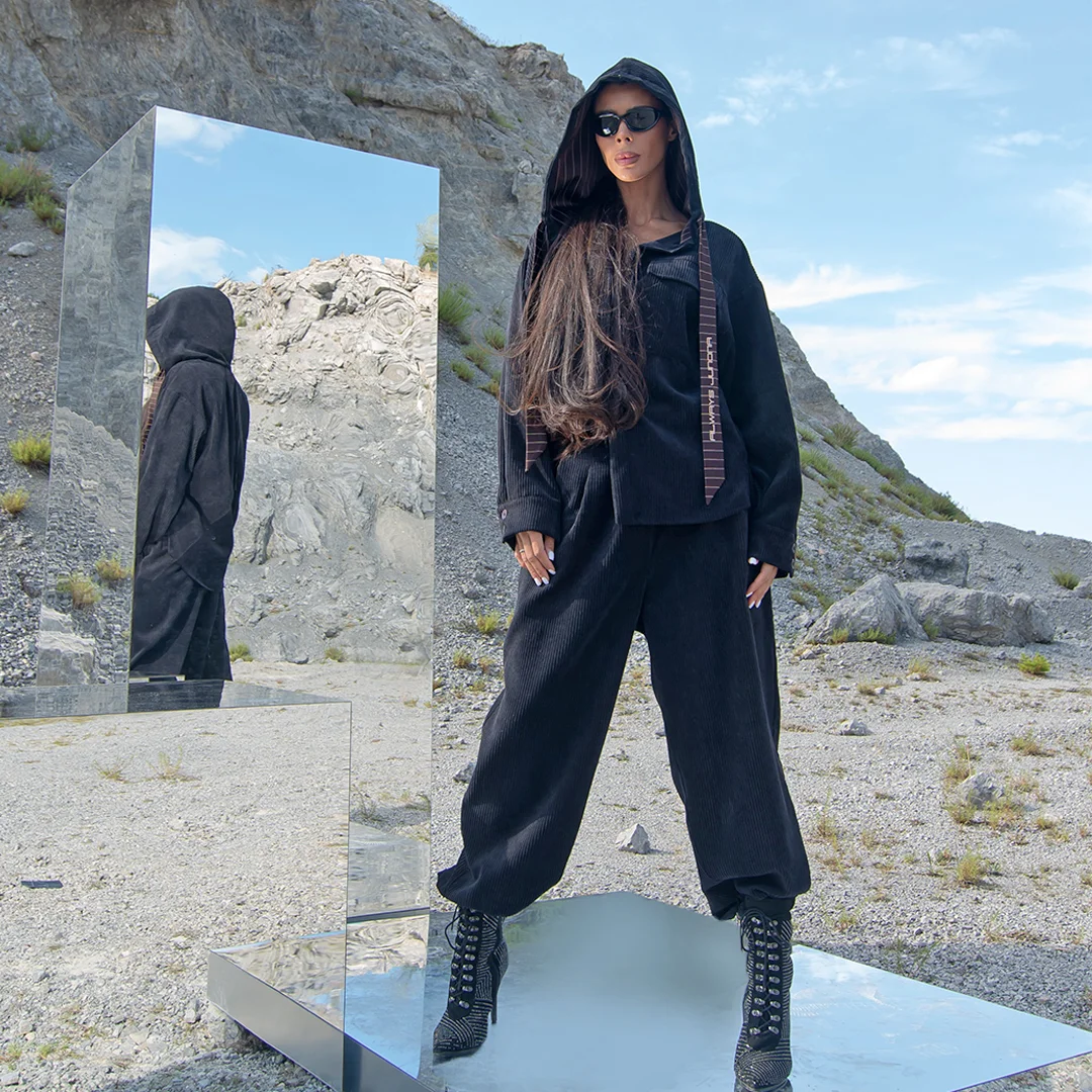 Панталон от рипсено кадифе с широки крачоли