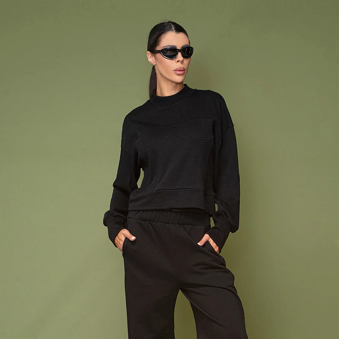 Суитшърт с оформящи шевове