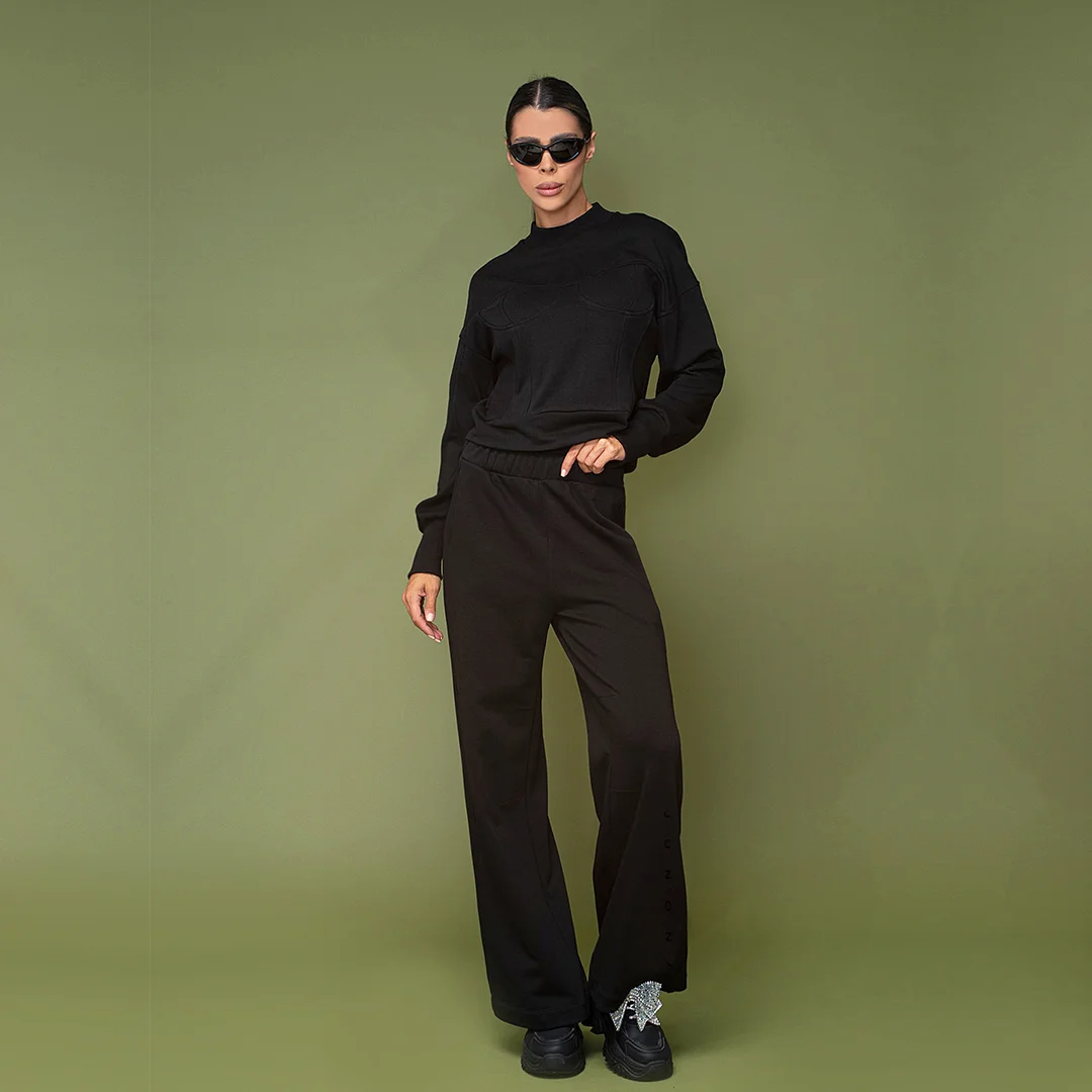 Спортен панталон със свободни крачоли