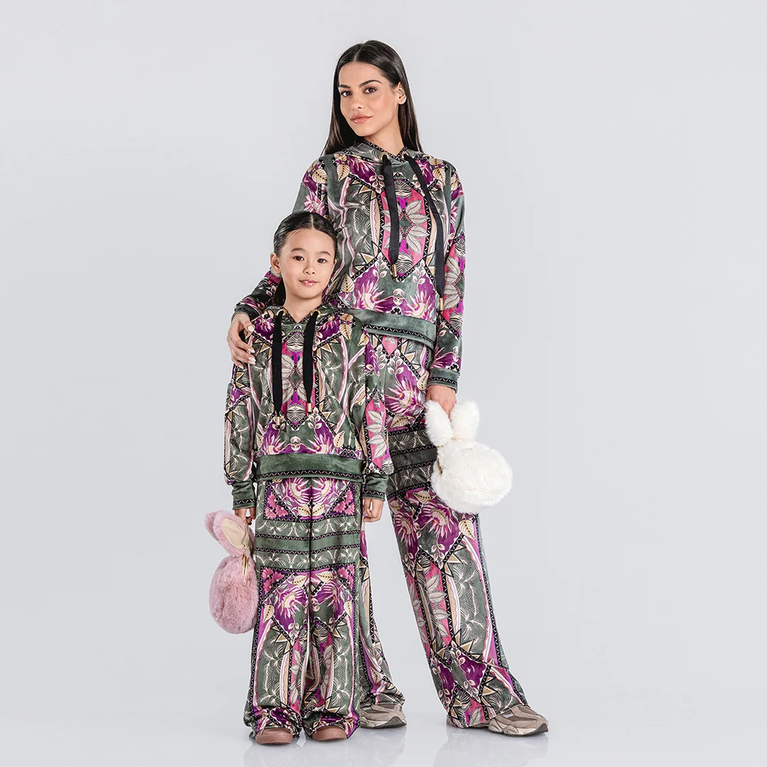 Детски панталон от плюш с широки крачоли